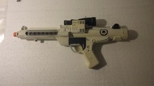 Stormtrooper Blaster mit Licht und Schussgeräusch