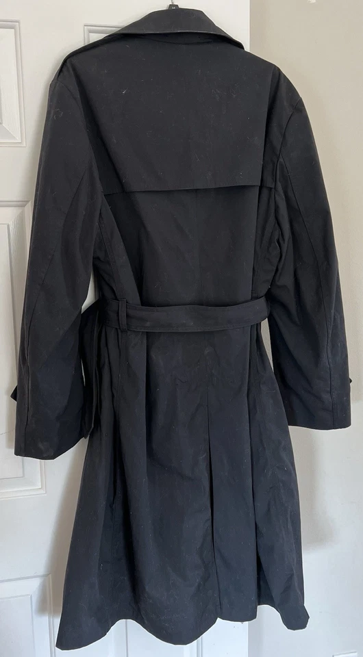 Gabardina militar con cinturón negra American Apparel, Inc, talla 42R *Se envía RÁPIDO Foto 4 de 4