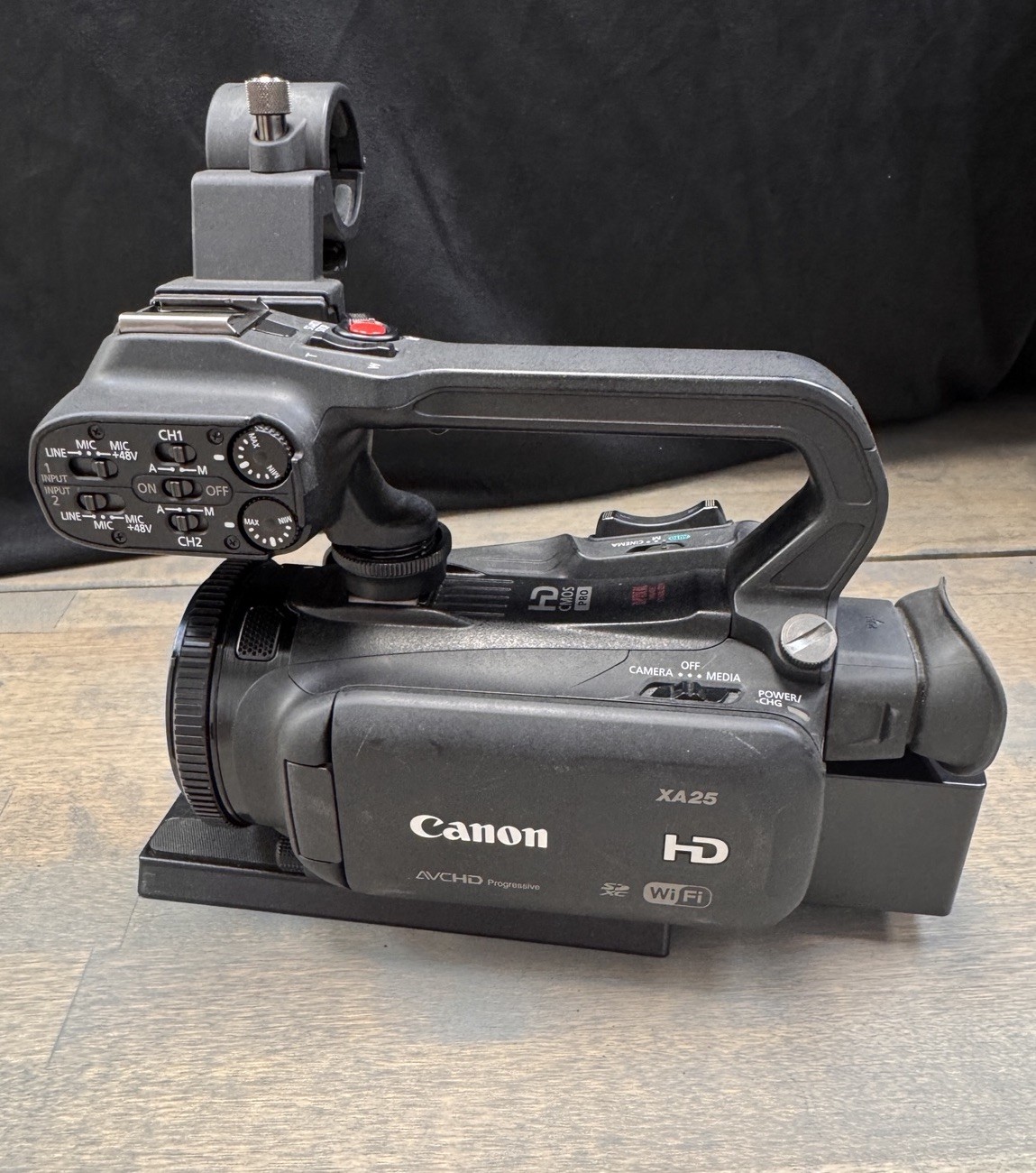 Canon XA25 Professional Digital HD Video Camera Recorder and Accessories Bundle