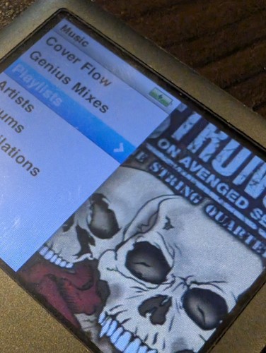 iPod CLASSIC 160 GB (Late 2008/7th Gen) MB562LL - USED & FACTORY RESET