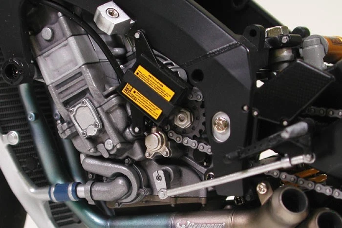 TAMIYA KAWASAKI NINJA ZX-RR – 14109 - KIT MODELLINO MOTO IN PLASTICA SCALA 1:12 - Immagine 2 di 4