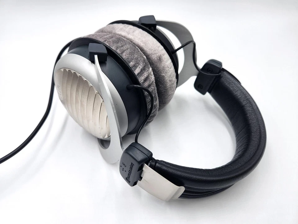Beyerdynamic DT 990 Edition 250 Ohms Premium Open Dynamic Headphones (481807) - Image 3 of 4