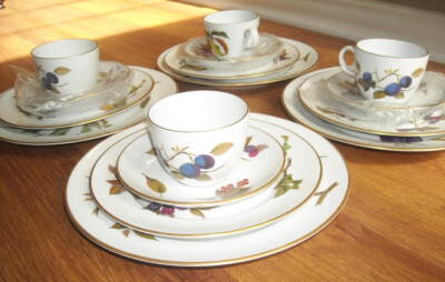 ROYAL WORCESTER 