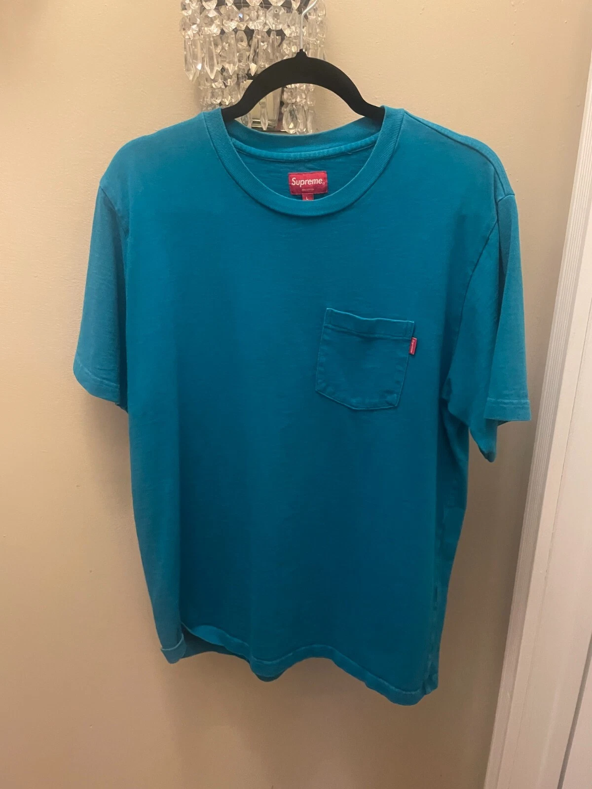 Tee shirt bleu suprême poche taille L