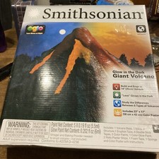Smithsonian STEM Glow in the Dark Giant Volcano kit. 14" Tall. NEW
