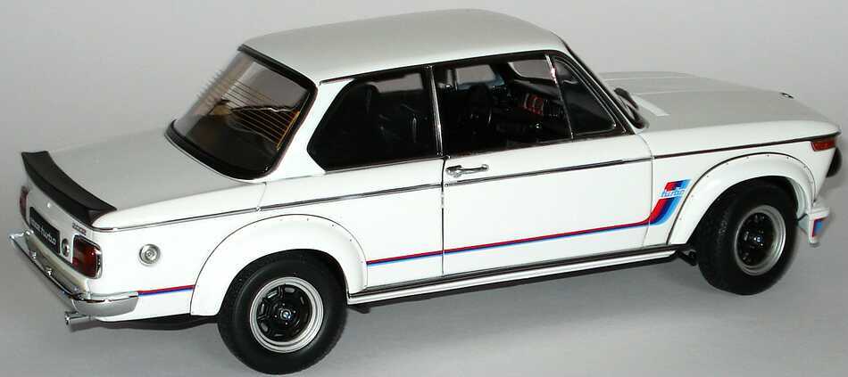 AUTO art 1/18 BMW 2002 TURBO シルバー マルニターボ BMW 2002 TURBO SILVER 1/18 DIECAST MODEL CAR BY KYOSHO 08544