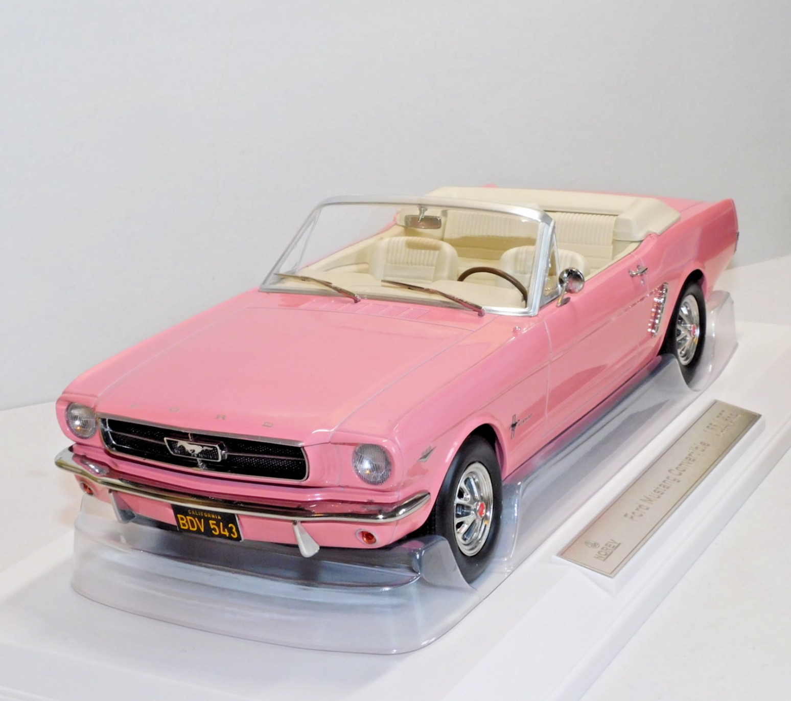 NOREV FORD MUSTANG CONVERTIBLE 1965 PINK 1/18 SCALE 182812 LIMITED TO 200