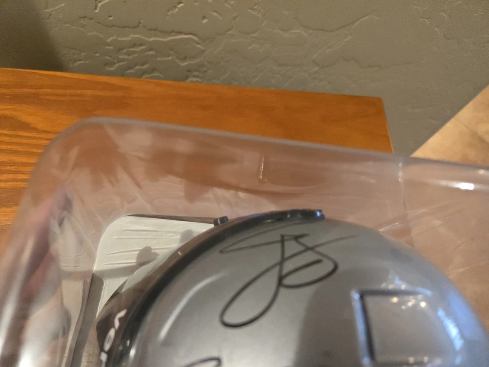 全新带盒 4 签名威瑞森迷你赛车头盔 — 第 4/4 张图片