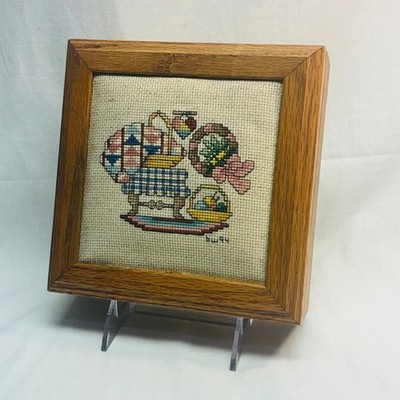 VTG 1994 BW Cross Stitch Mounted On Treasure Chest Lucite Knitting 7''Wx7''Lx2.5''H