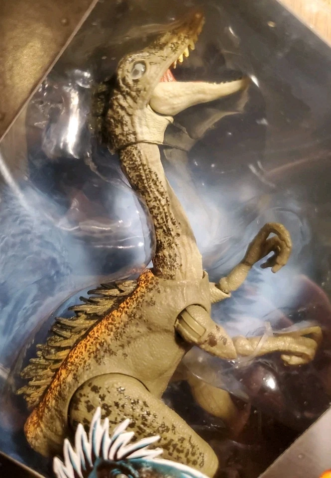 Figura de acción de juguete de dinosaurio Troodon colección Hammond de Mattel Jurassic World Foto 2 de 4