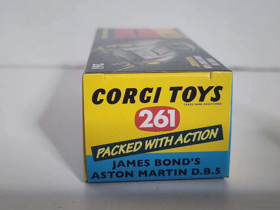 Corgi Re-Issue James Bond 007 Gold Aston Martin DB5 261 Exclusive Club Issue - Image 4 of 4