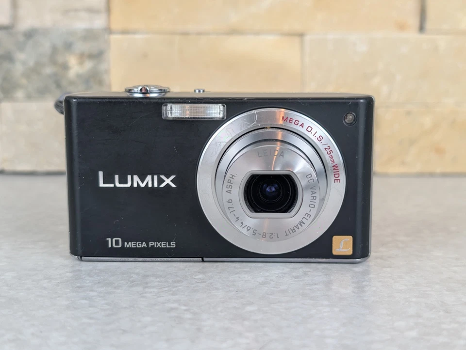 Panasonic Lumix DMC-FX35 Silver 10MP 2.5" LCD Screen Digital Camera Battery SD - Image 2 of 4