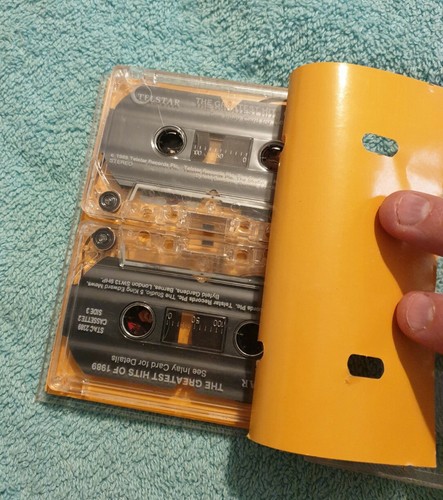 THE GREATEST HITS OF 89 & THE RIGHT STUFF 2 MUSIC CASSETTES - Picture 3 of 8