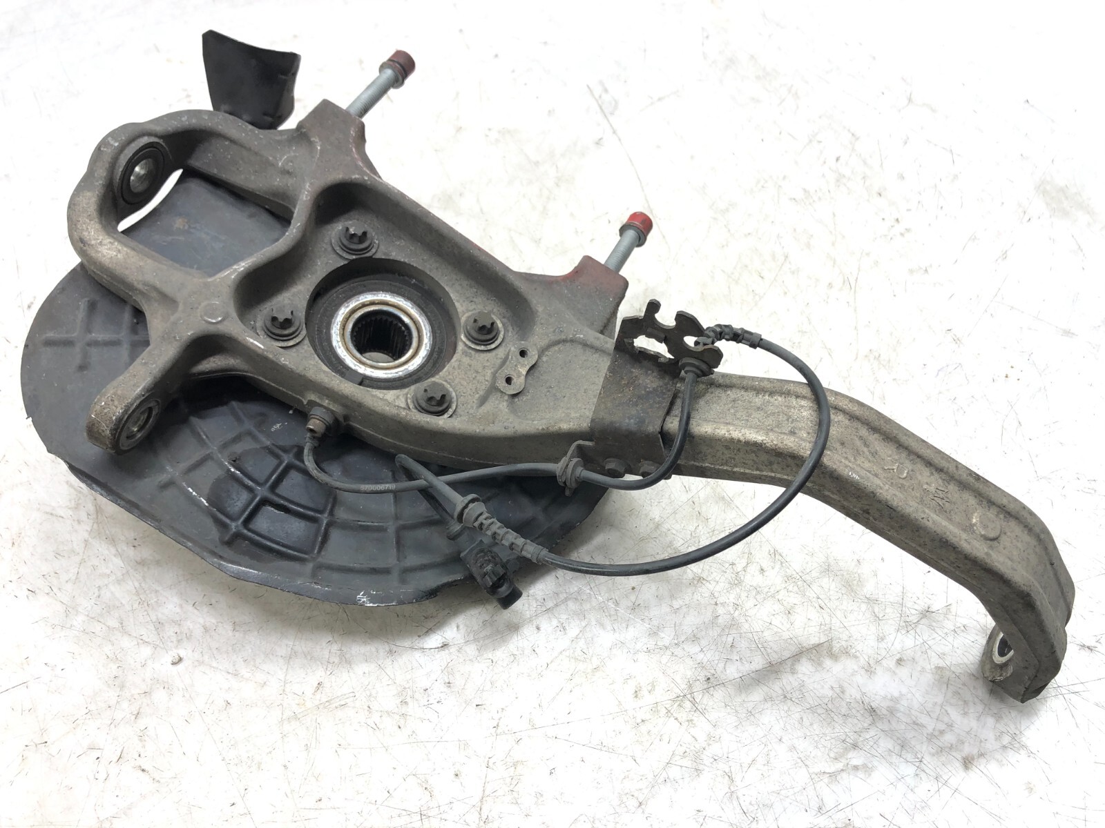 2014-2019 MASERATI GHIBLI SQ4 AWD RIGHT PASSENGER FRONT SPINDLE KNUCKLE HUB OEM.
