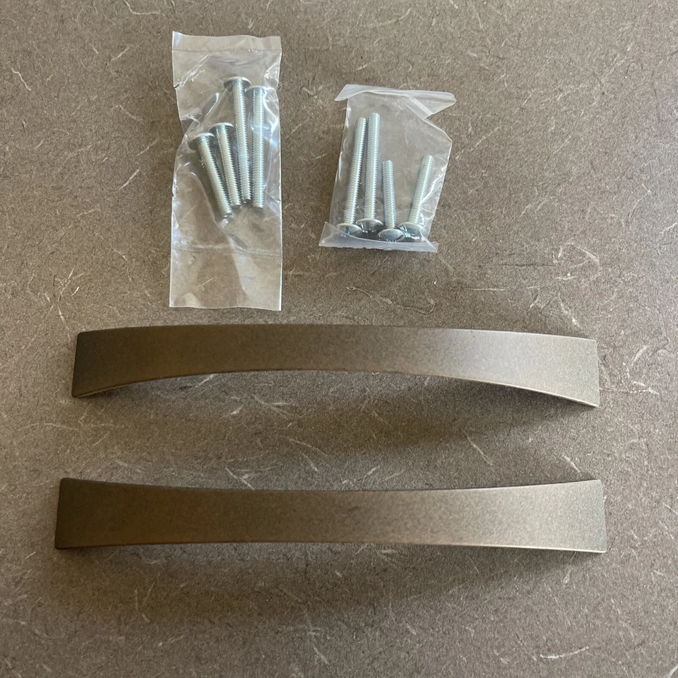 (2) LAUREY 23919 5" Kama Contemporary Pull, Rust Foto 2 de 4