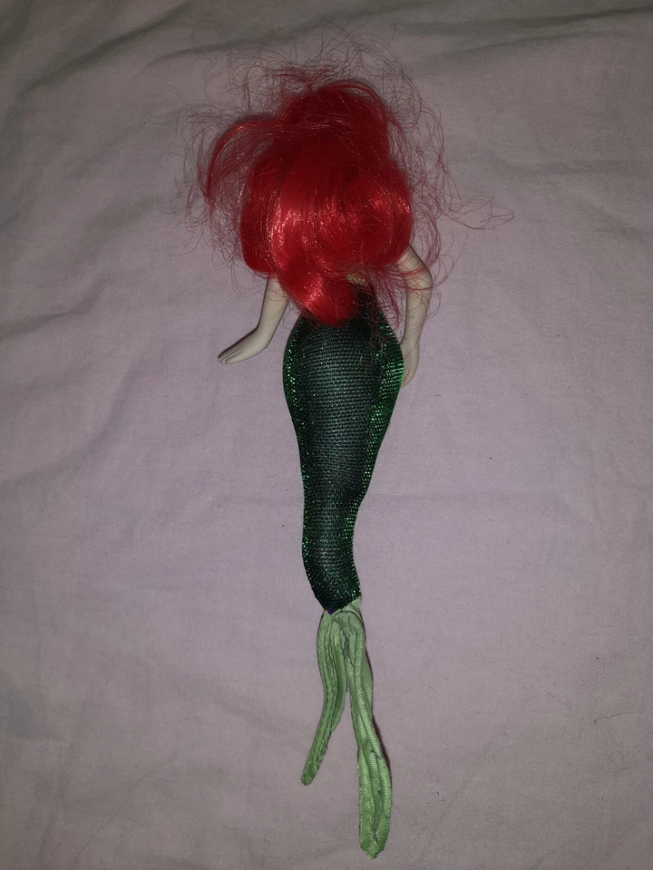 POUPEE DISNEY EN PORCELAINE SIRENE ARIEL LA PETITE SIRENE 24 CM - Photo 2/4