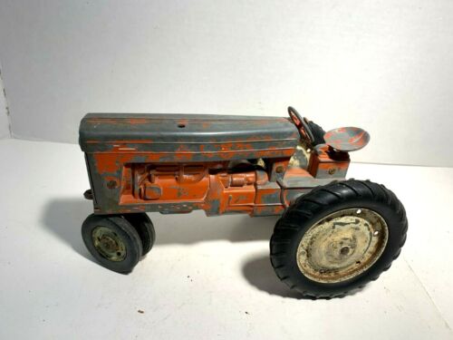 Vintage True Scale International Farm Tractor Die-Cast 1/16 - Picture 2 of 7