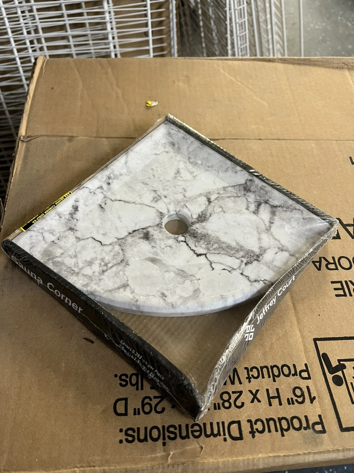 Jeffrey Court Morning Fresh Marble Corner Shelf Tile - Thumbnail 5