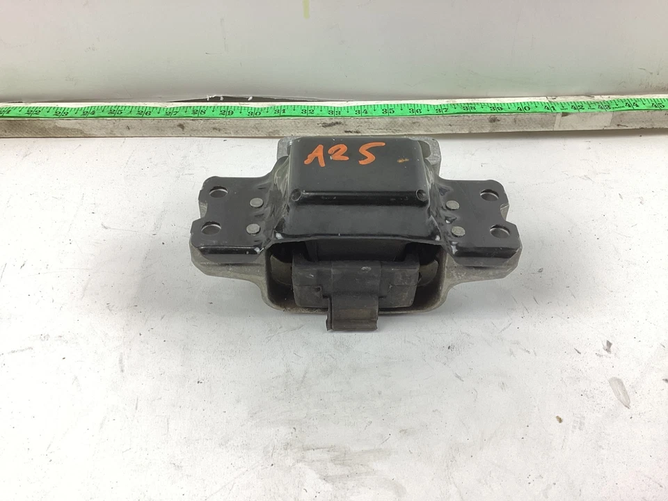 Крепление двигателя для Volkswagen Jetta 2011–2018 годов выпуска 1K0199555 от оригинального производителя - Изображение 4 из 4