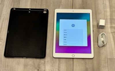 Apple iPad 6th Gen - 9.7'' Display 32GB Wi-Fi Silver Color with Bundle Accesories