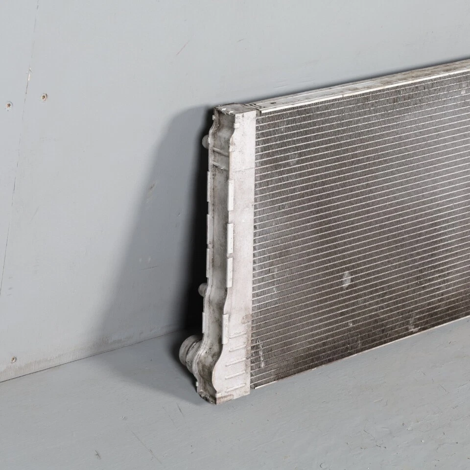 2010-2016 BMW 535i 535i GT 740i 740Li ActiveHybrid5 Radiator 17117562586 OEM Use Foto 2 de 4