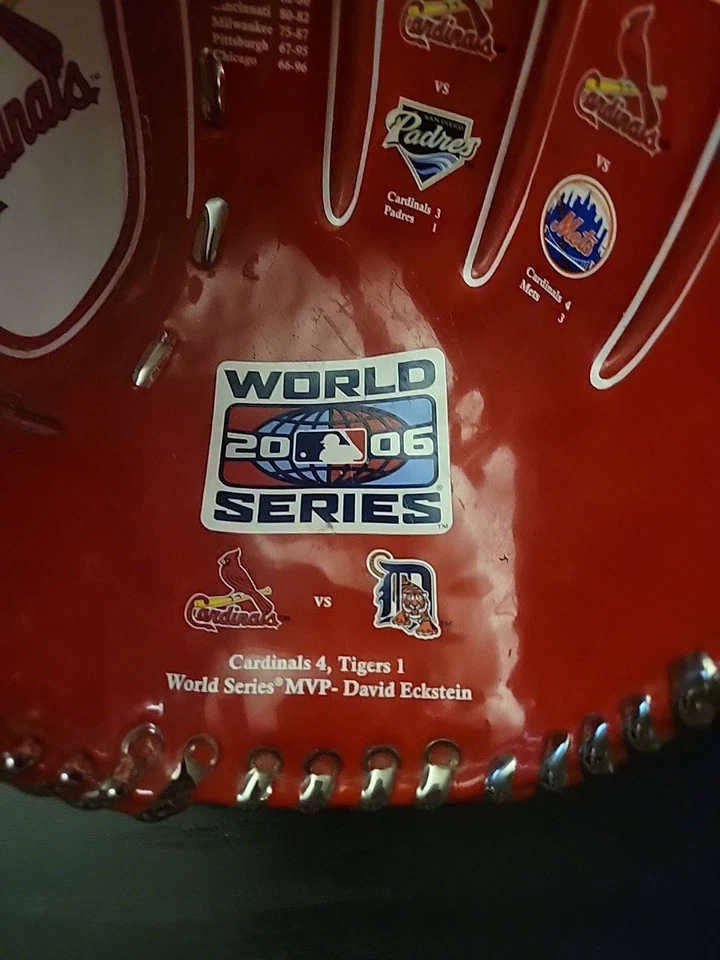Guante de cerámica St. Louis Cardinals 2006 Serie Mundial Edición Coleccionista - SIN CAJA Foto 2 de 4