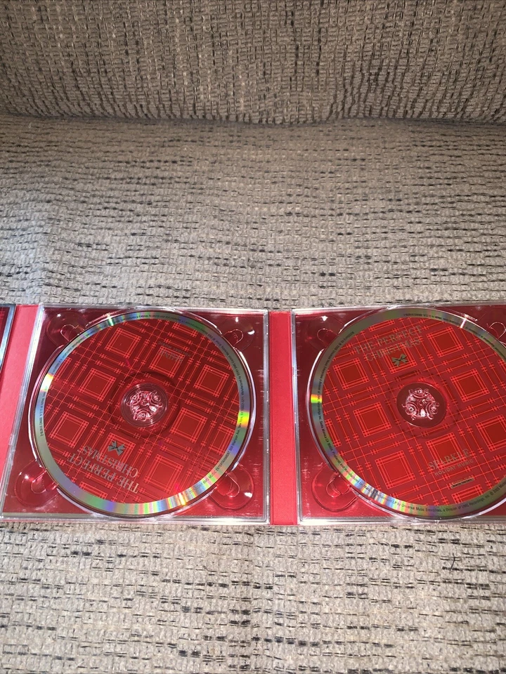 Bath And Body Works 3 CD Set The Perfect Christmas Holiday Music 2005 Foto 3 de 4