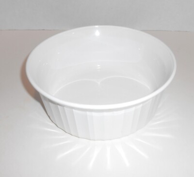 CORNING WARE French White Round Casserole Dish F-5-B
