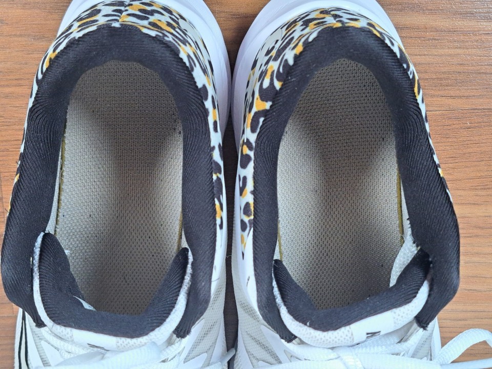 Nike Shoes Quest 3 Running Sneakers Women Size 9.5 CV0149110 Leopard