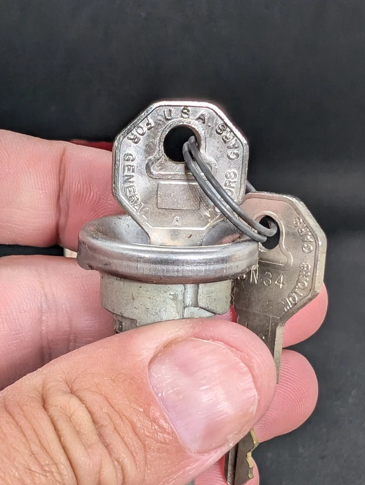 Chevrolet Impala Belair Biscayne Caprice 1968 NORS BLOQUEO DE ENCENDIDO CILINDRO Y LLAVES Foto 3 de 4