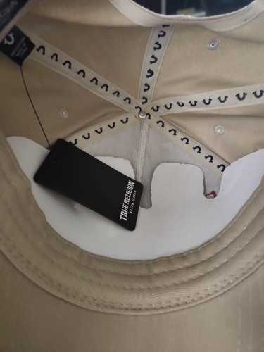 Cappello a ferro di cavallo True Religion Buddha rosso snapback travertino beige - Foto 3 di 4