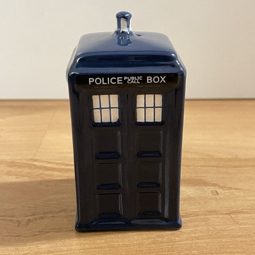 Doctor Who TARDIS vs Dalek Salt & Pepper Set BBC 1996 Vintage 1990s New Open - Picture 3 of 15