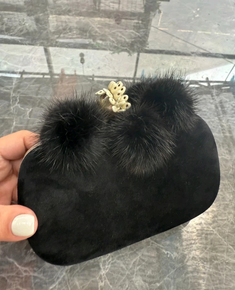 Alexander McQueen замшевые и кожаные меховые помпоны клатч с черепом черные - Изображение 3 из 4