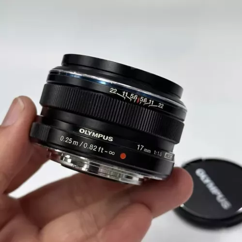 Olympus M.Zuiko Digital 17mm f/1.8 Micro Four Thirds System Lens Black - Picture 1 of 5