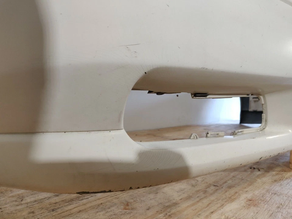 1997-2000 Volvo V70 S70 Front Bumper OEM 9169554 — 第 4/4 张图片