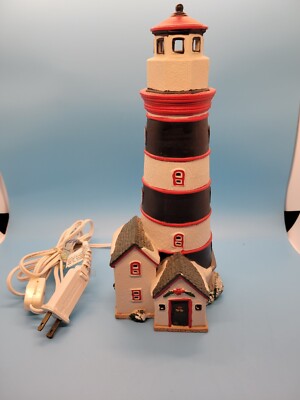Lemax Vintage 1998 Light up ceramic Lighthouse 10'' tall. excellent condition