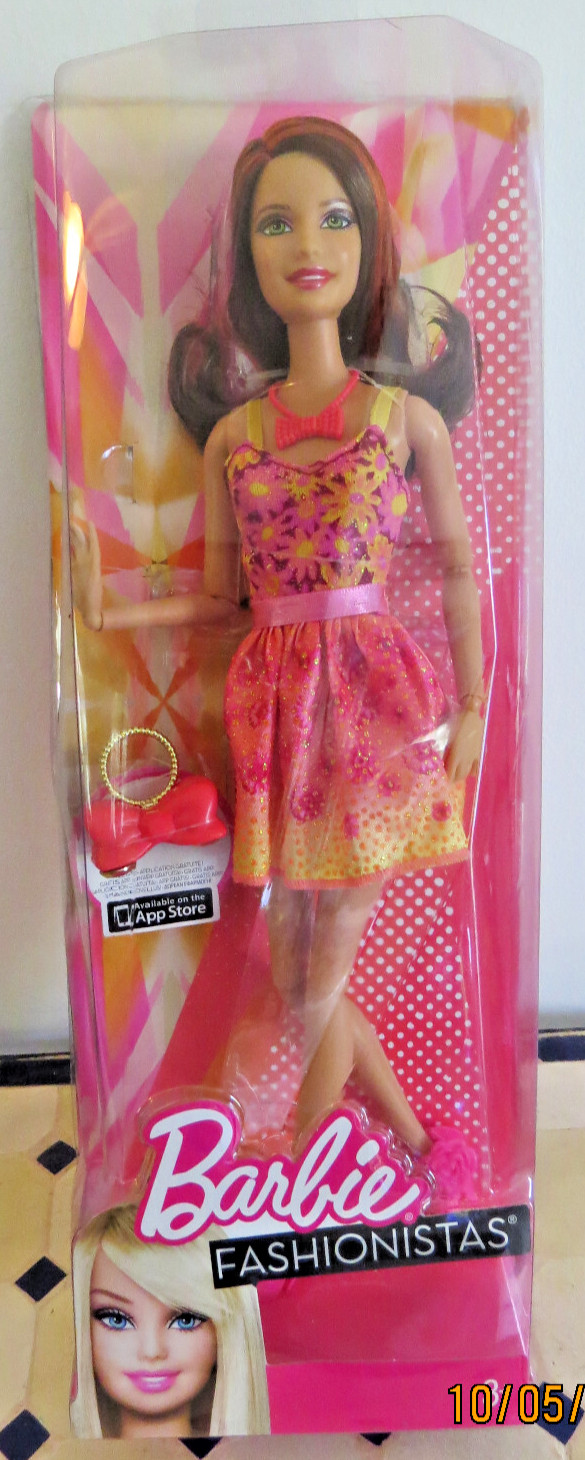 Poupée Barbie Fashionistas Teresa 2012 NRFB X7871 boîte intacte sans poussière