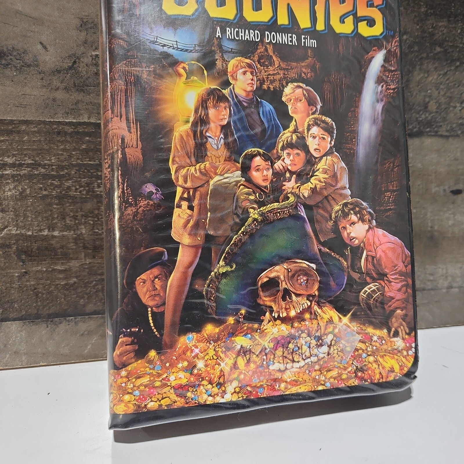 The Goonies VTG 1985 Video Tape VHS Rare Black Clam Shell Steve