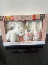 FAO Schwarz UNICORN DREAMS - Plush UNICORN SLIPPERS EYE MASK - White NEW