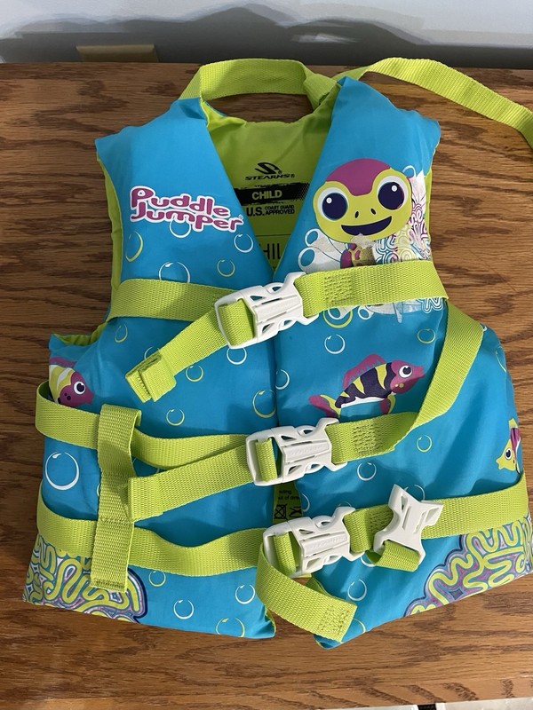 Child’s Stearns Puddle Jumper Life Jacket!!
