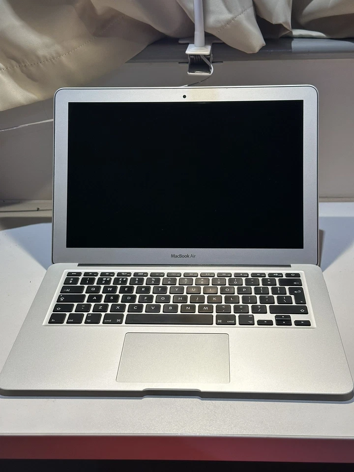 Apple MacBook Air 13" · i5 5th gen 1.6 GHz · 4GB · 128GB, photo 3 of 5