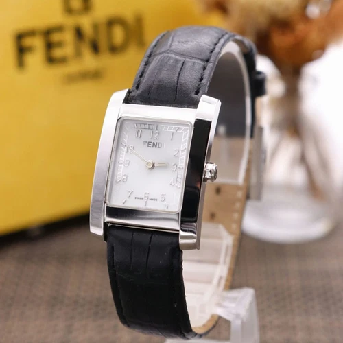 Fendi 7000L Analogico Quarzo Donna Batteria Originale Nuova Buono Funzionante Orologi Classic