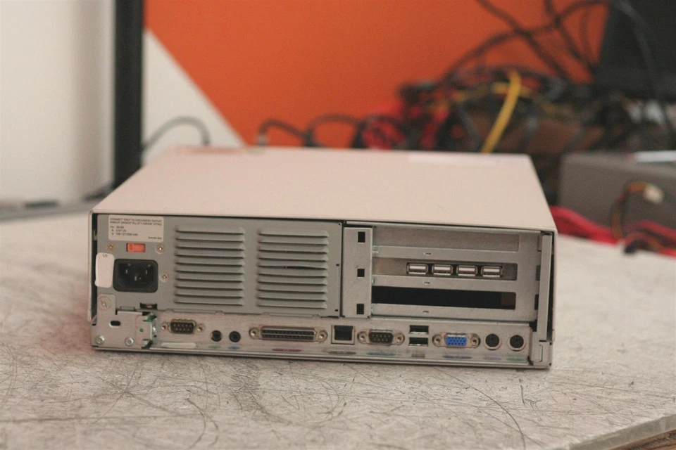 Compaq Deskpro EN SFF Beige Desktop PC Pentium III 800MHz 128MB 0HD  - Image 4 of 4