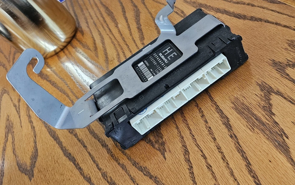 Subaru Brz ECU/ECM (2013 transmisión manual) Foto 2 de 4