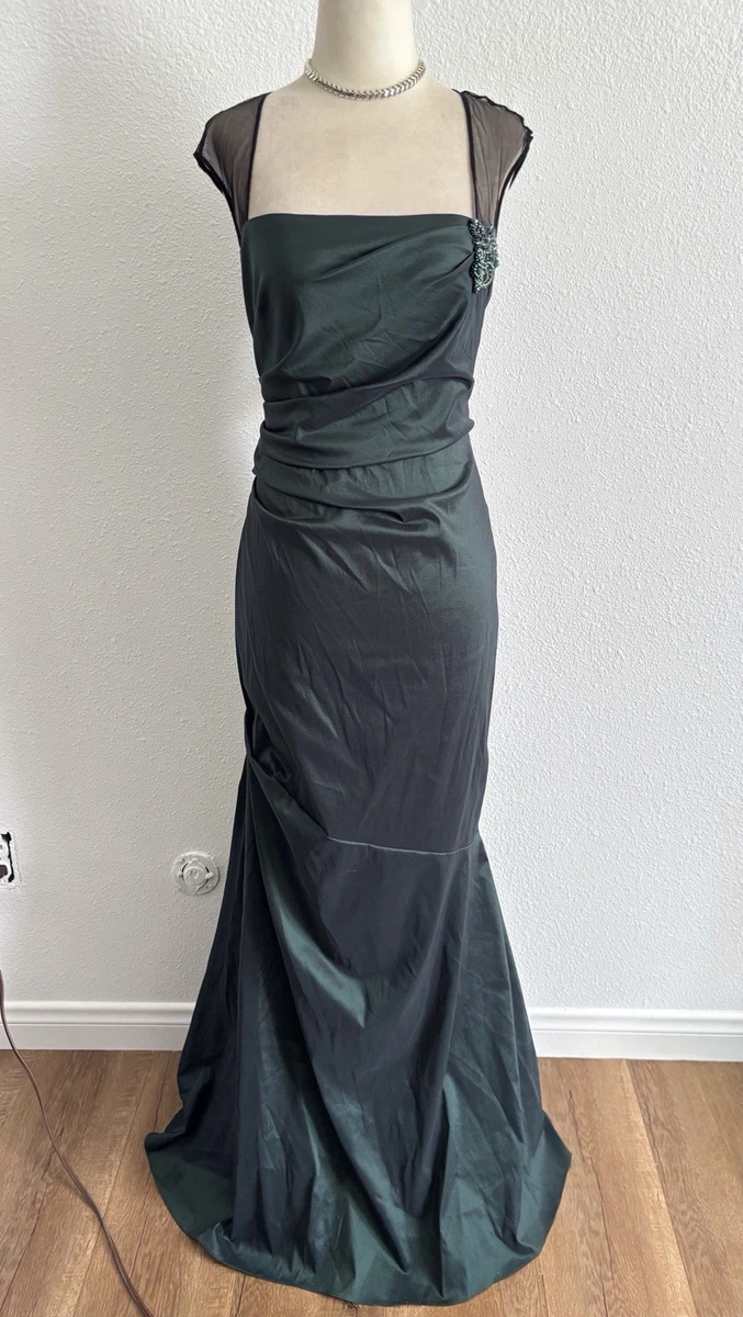 green emerald velvet dress Amazon.com: David Meister Two Tone Sequined Long Sleeve Sheath Cocktail  Dress Black : Clothing, Shoes & Jewelry