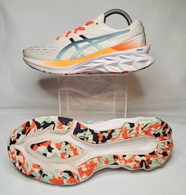 Asics Novablast 2 Celebration Of Sports UK 7,5 US 8,5 Weiß/Multi Colorpop Retro