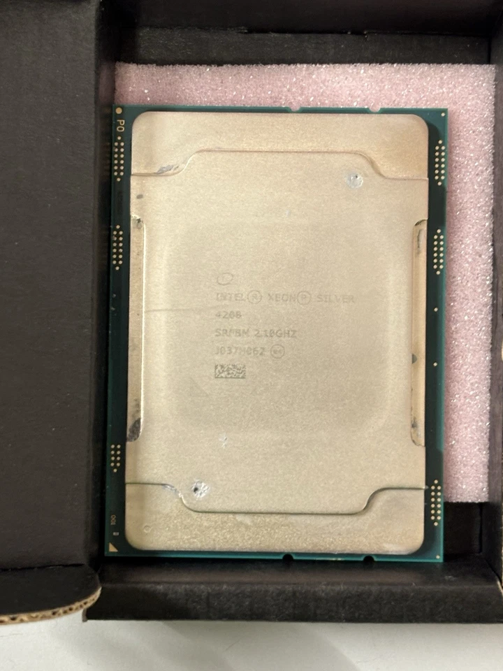 Intel Xeon Silver 4208 8-Core 2,1 GHz DDR4-2400 11 M 85 W (SRFBM) - Immagine 2 di 4