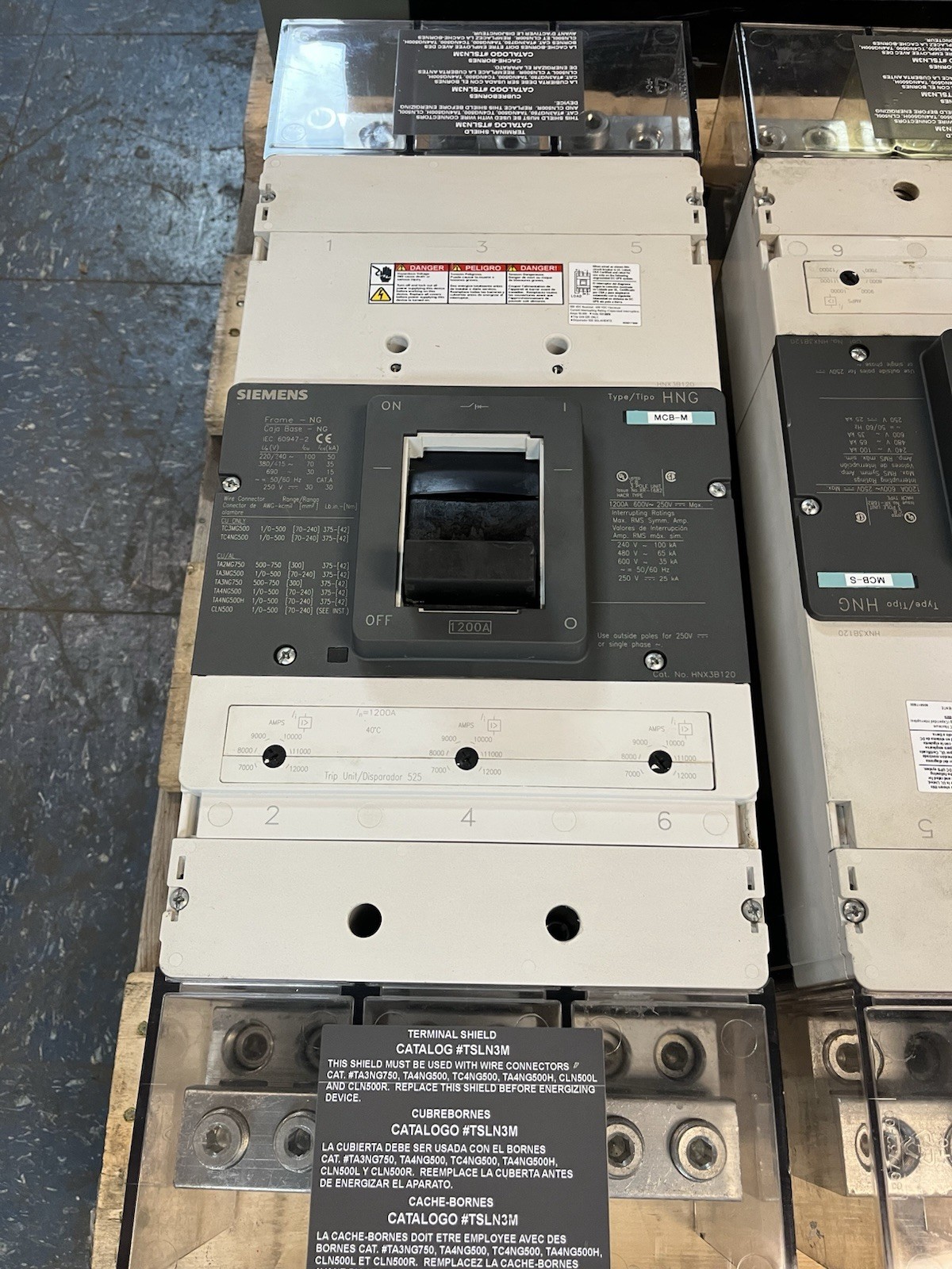 SIEMENS,HNX3B120,CIRCUIT BREAKER 1200 AMP 600V TYPE HNG