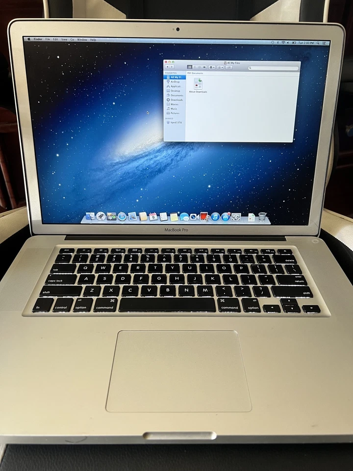 Apple MacBook Pro 16” - Modelo A2141 (2019) Foto 3 de 4