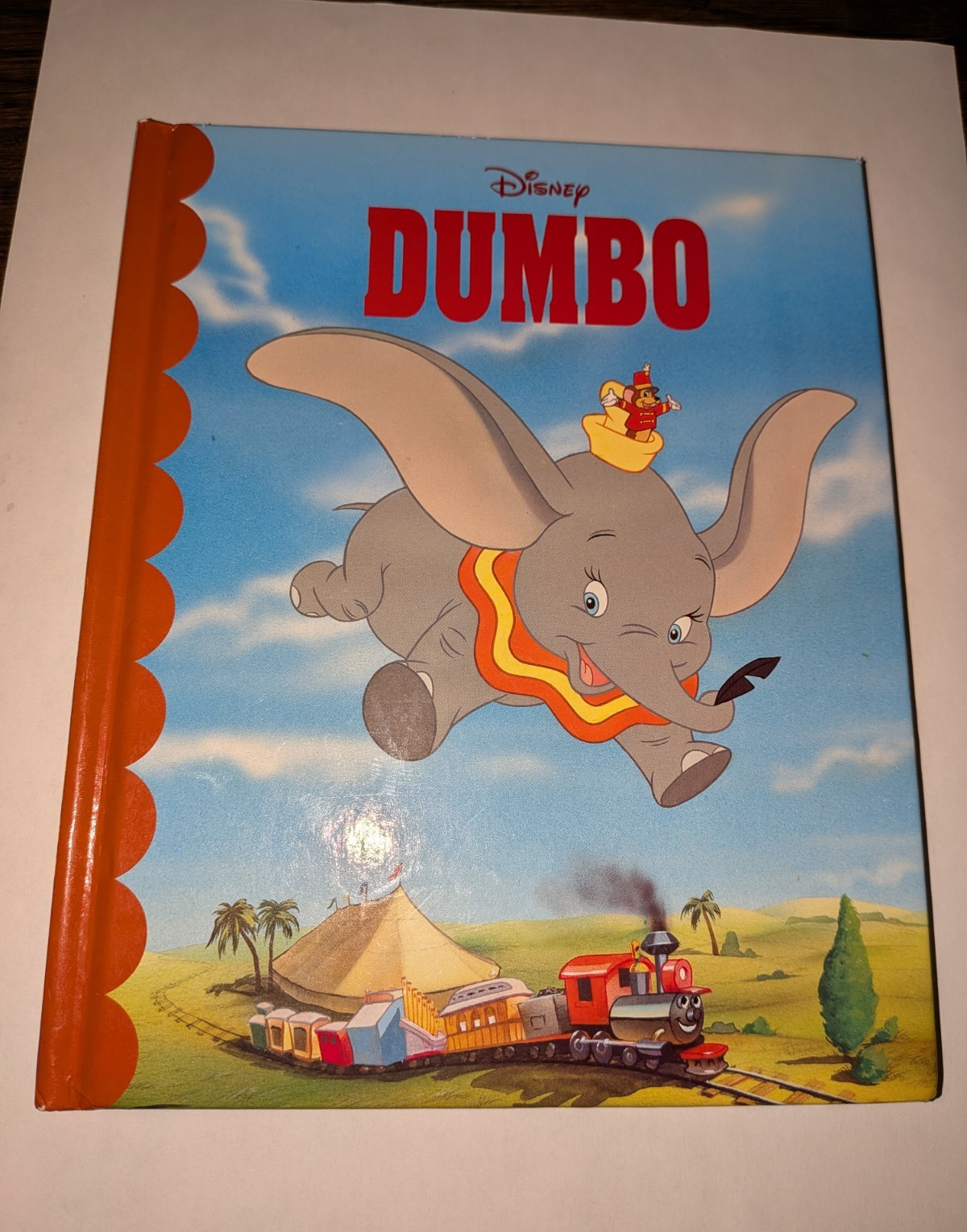 Disney Dumbo Hardcover Book 2017 - Disney Franchise Character/Story/Theme